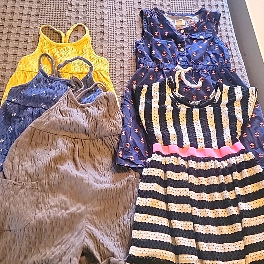 Girls 5t lot jumpers & dresses